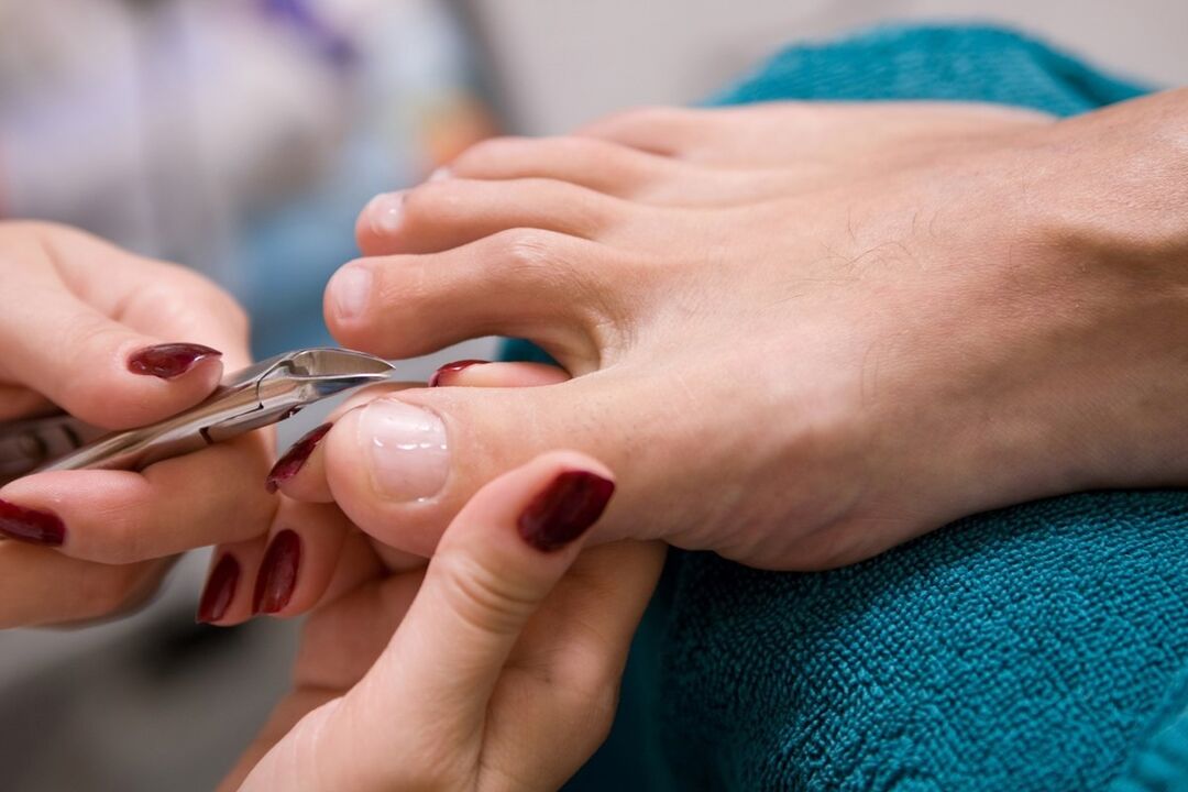 pedicure as a way to infect nail fungus