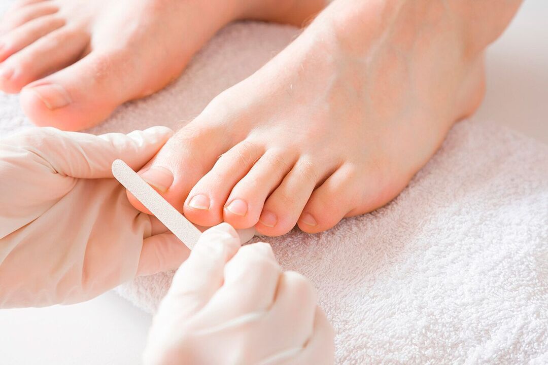 effective nail fungus treatment with varnish